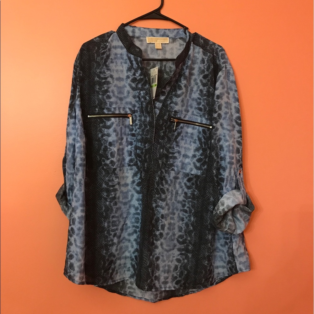 ✨1 hour sale✨MK Porcelain Blue Blouse