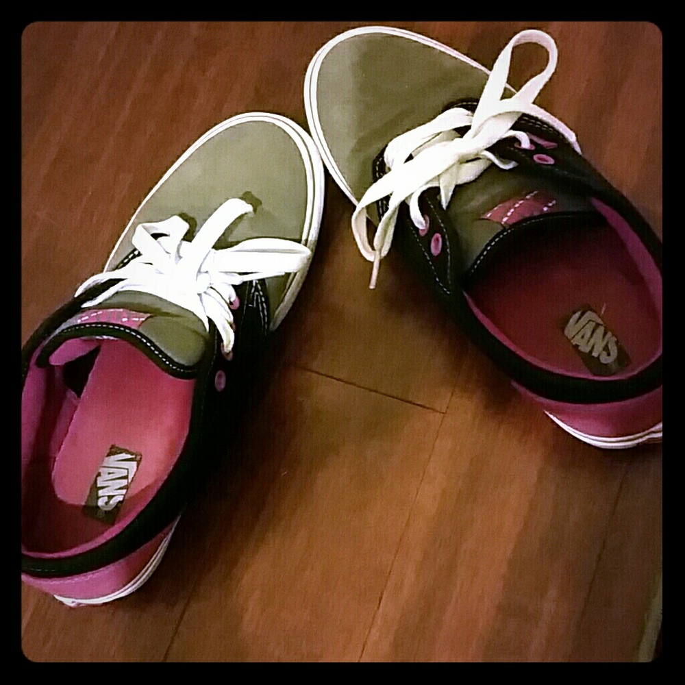 Shoes:VANS