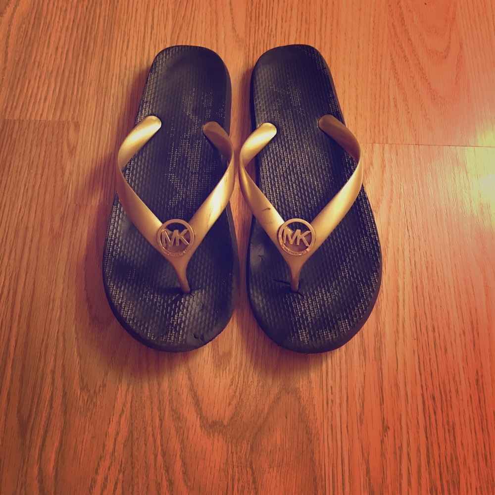 SOLD❌🎈MK flip flips🎈💯authentic