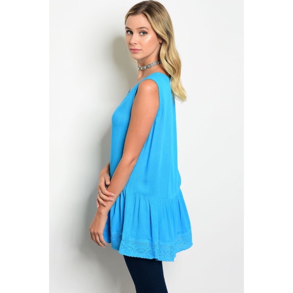 Aqua Crochet V-Neck Tunic Top - Picture 2 of 4