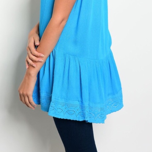 Aqua Crochet V-Neck Tunic Top - Picture 4 of 4
