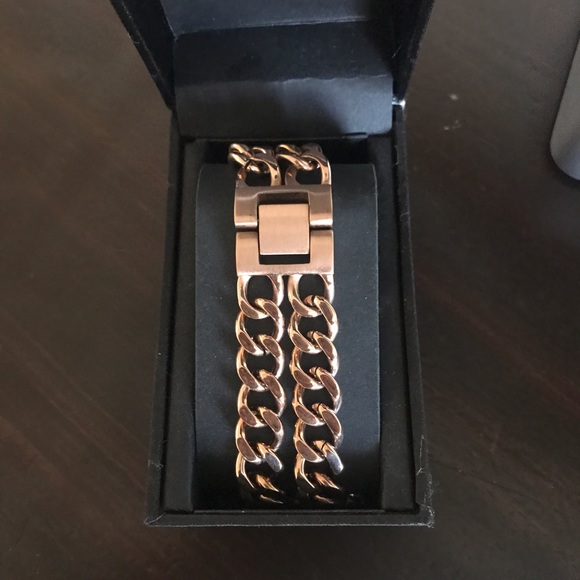 Apple - Apple Rose Gold iWatch Series 1 38 mm from
