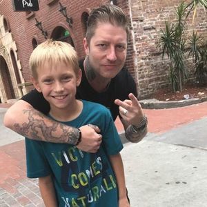 Meet your Posher, Deedee