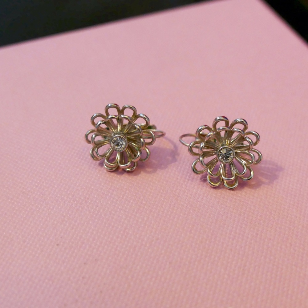 Kate Spade Silver Daisy Earrings - Picture 1 of 3