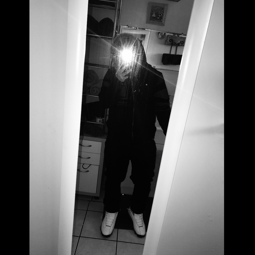 Meet your Posher, Elian