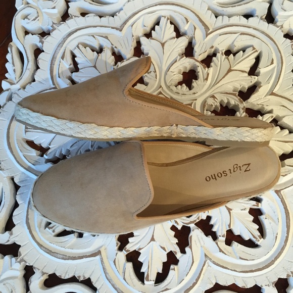 Zigi soho slip ons Suede like material Sand color - Picture 3 of 4