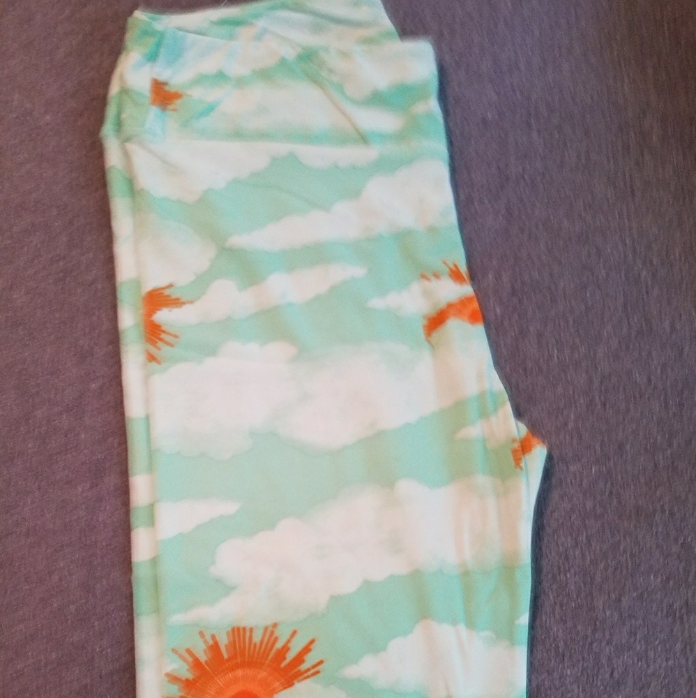 NWOT Lularoe TC Leggings