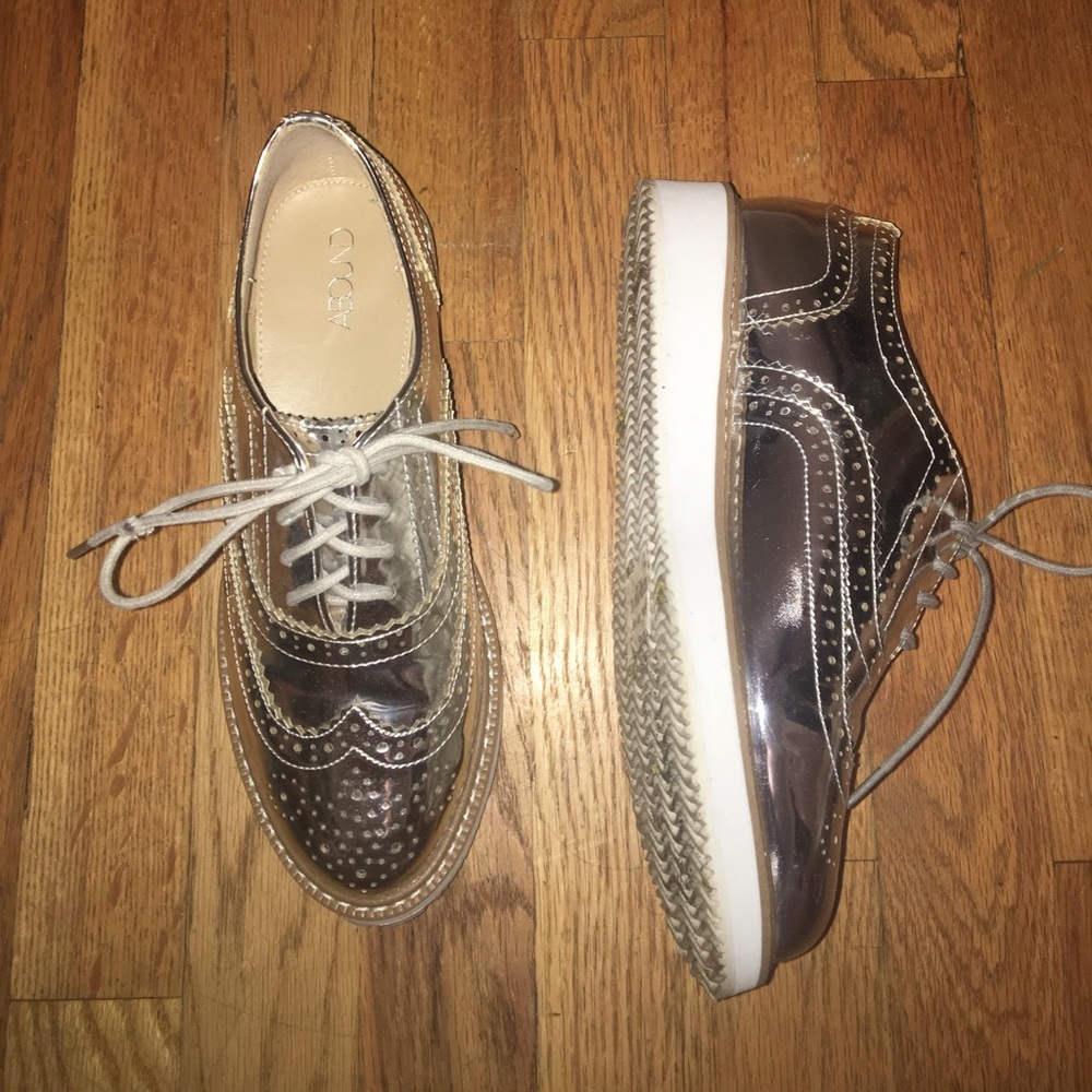 Abound Lilith Oxford