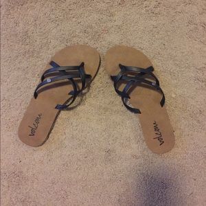 New Volcom sandals size 5