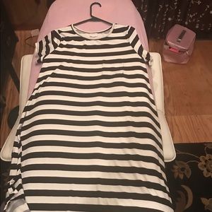 MEDIUM BLACK WHITE STRIPED CARLY LULAROE