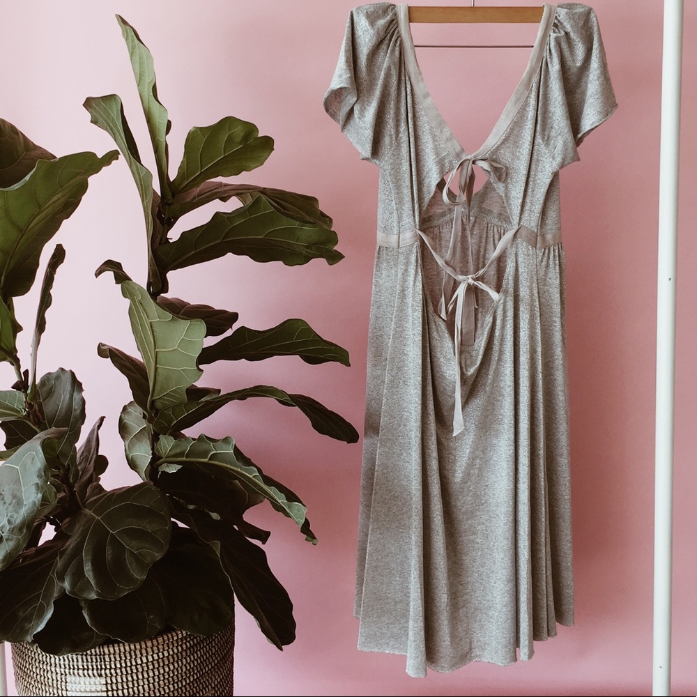 Silver flutter sleeve dress - L - Picture 2 of 3