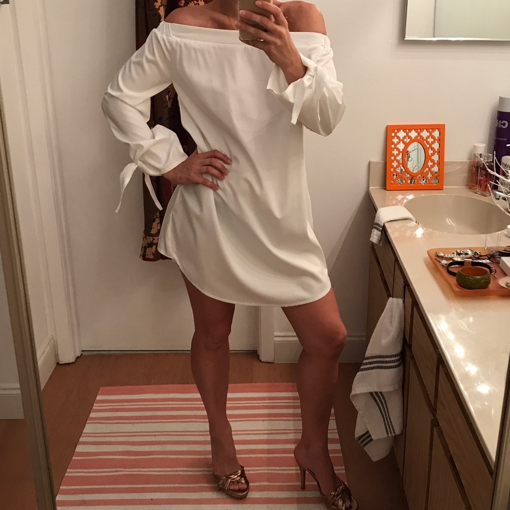 Cute off the shoulder summer dress. Brand new