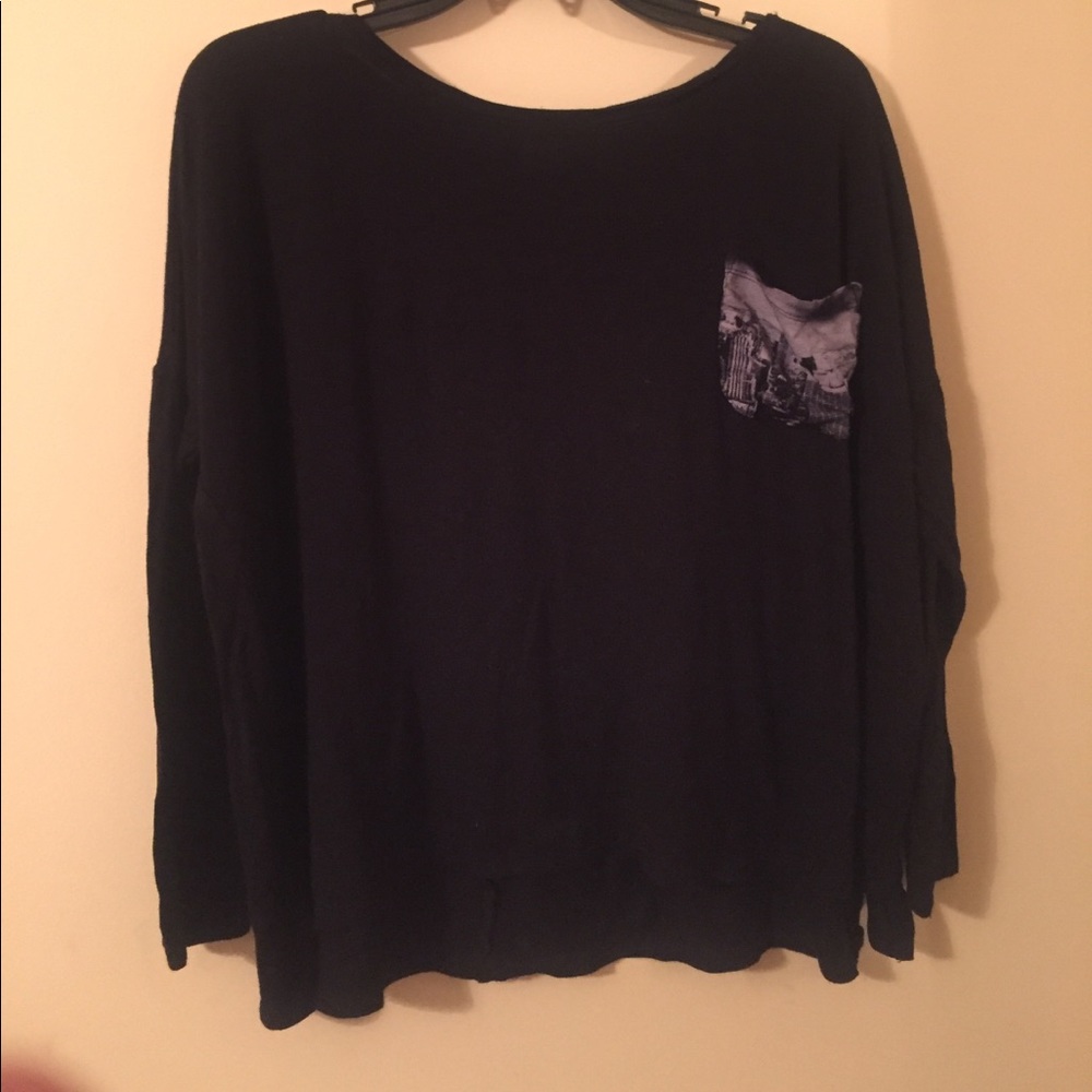 Black pocket long sleeve
