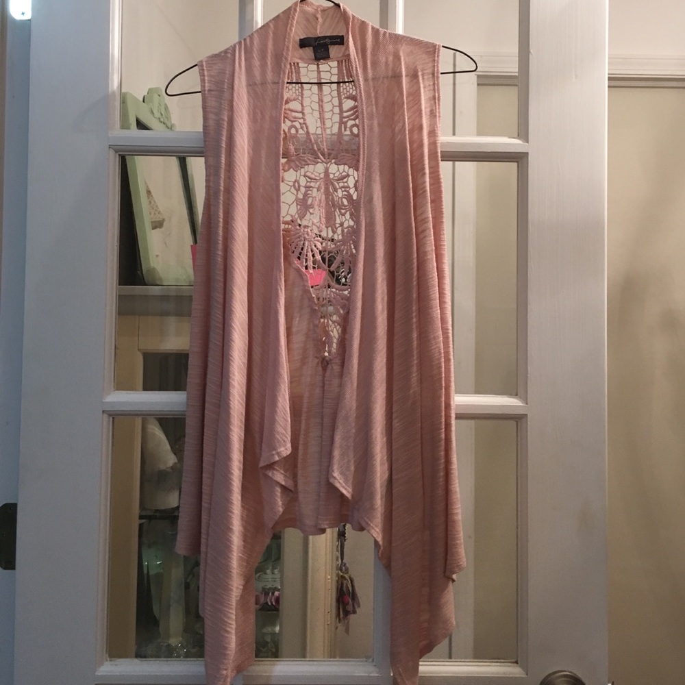 🌷 Cute and Flirty Dusty Pink Lace Vest 🌷