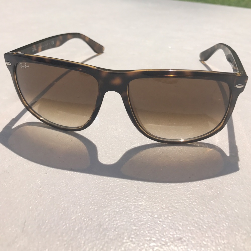 Ray-Ban wayfarers