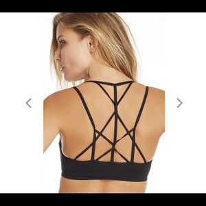 Tribal knot seamless sports bra size s