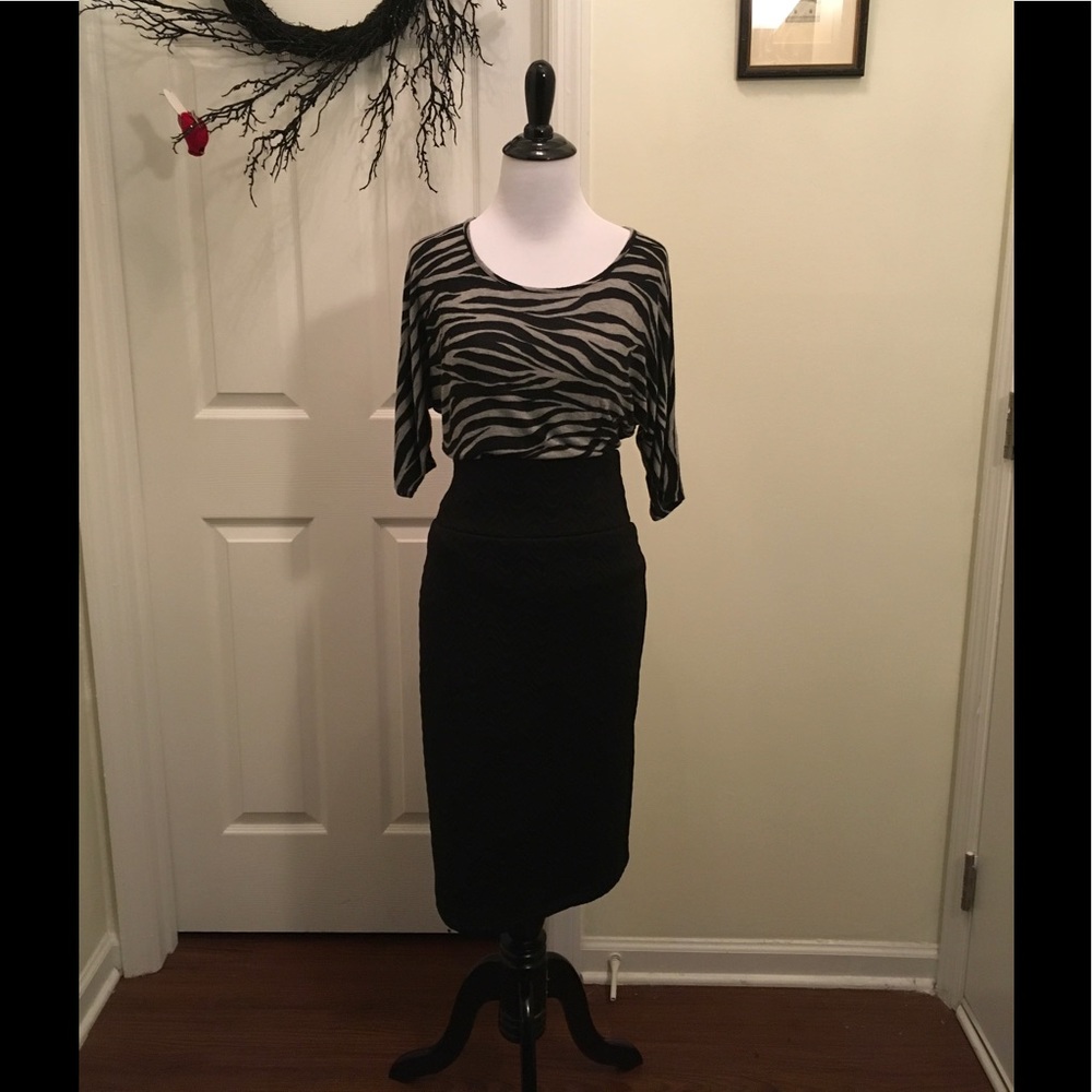 LuLaRoe Cassie Solid BLACK zigzag texture UNICORN