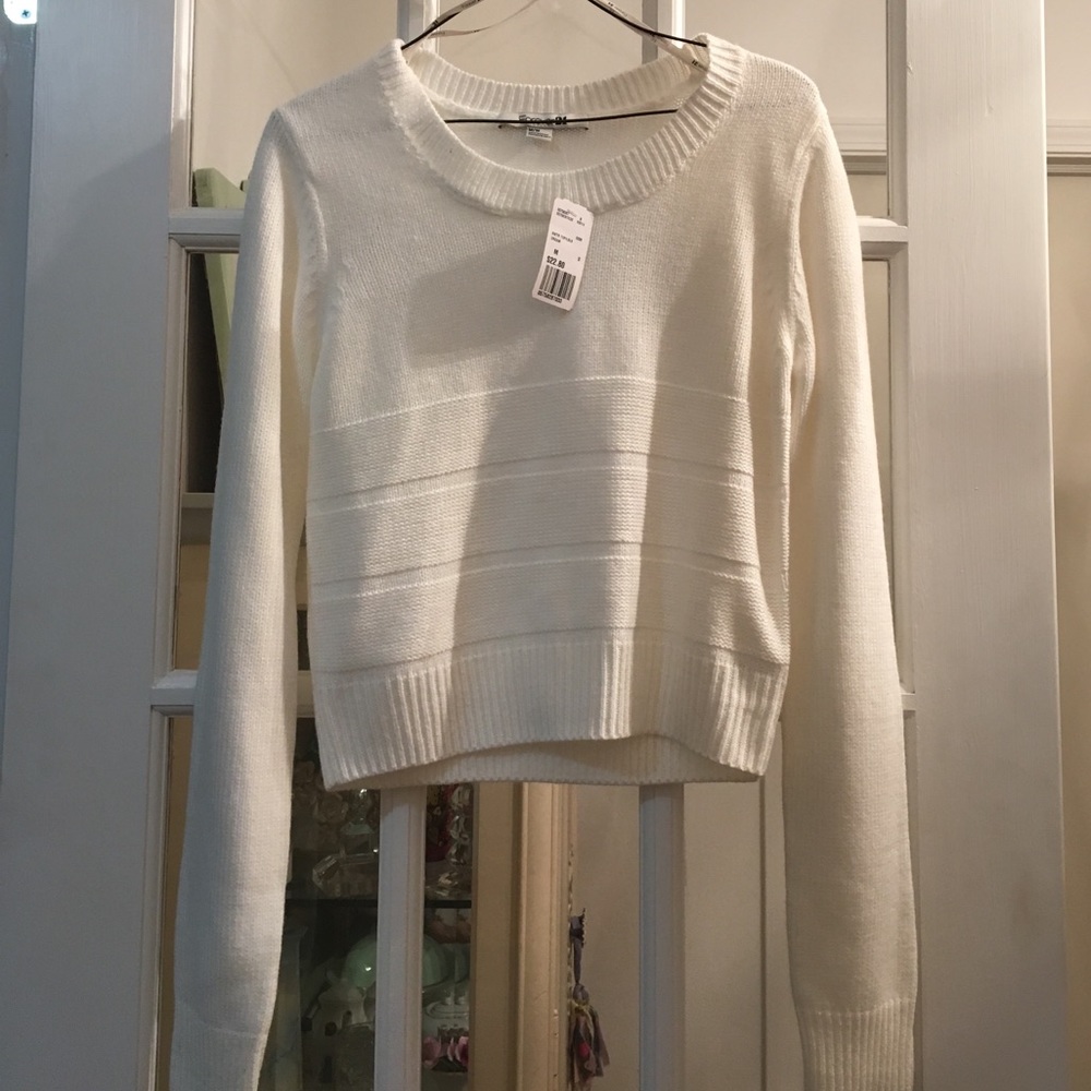 ⭐️ Adorable Forever 21 NWT White Sweater ⭐️