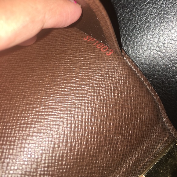 SOLD! Authentic LV Agenda MM Damier Ebene - Picture 4 of 4