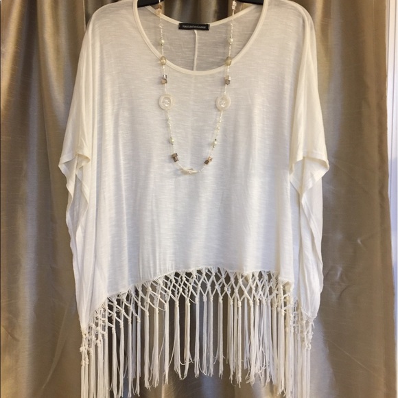 YOUARENOTALONE Boho top with fringe - Picture 2 of 8