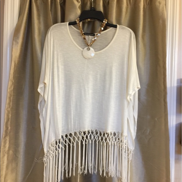 YOUARENOTALONE Boho top with fringe - Picture 3 of 8
