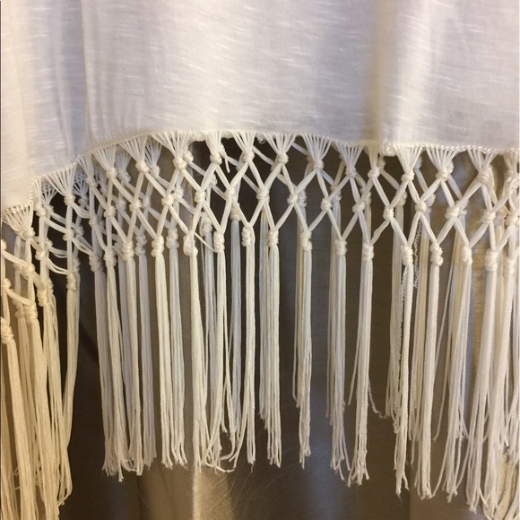 YOUARENOTALONE Boho top with fringe - Picture 4 of 8