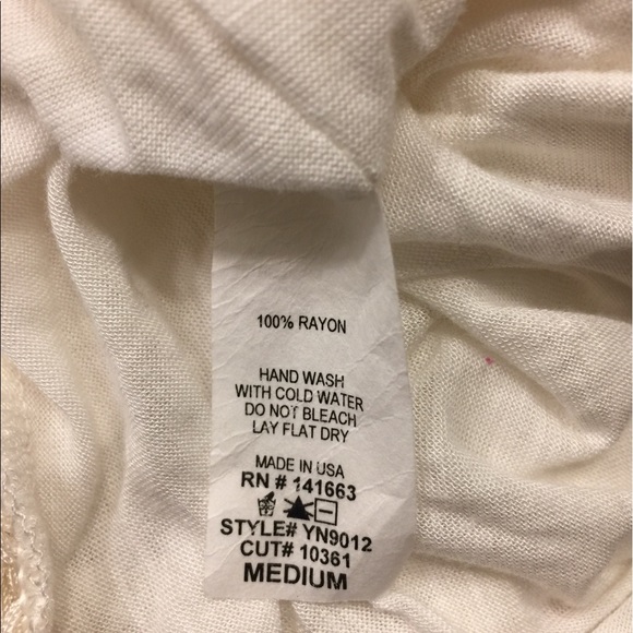 YOUARENOTALONE Boho top with fringe - Picture 5 of 8