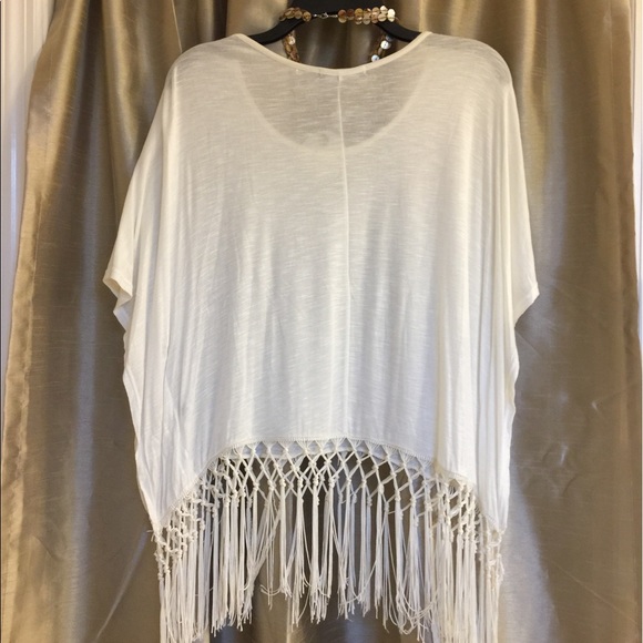 YOUARENOTALONE Boho top with fringe - Picture 6 of 8