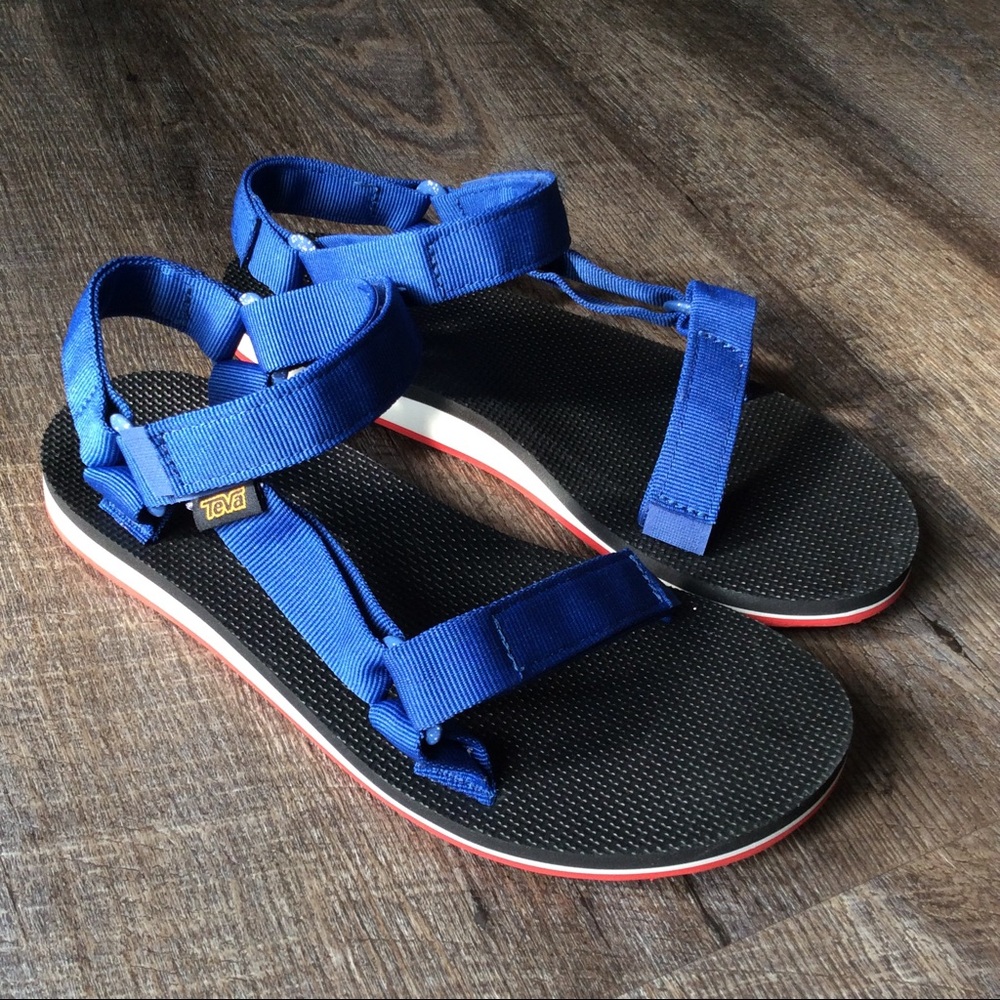 NWOT Teva Original Americana