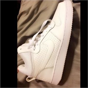 Nike recreation mid womens 8.5