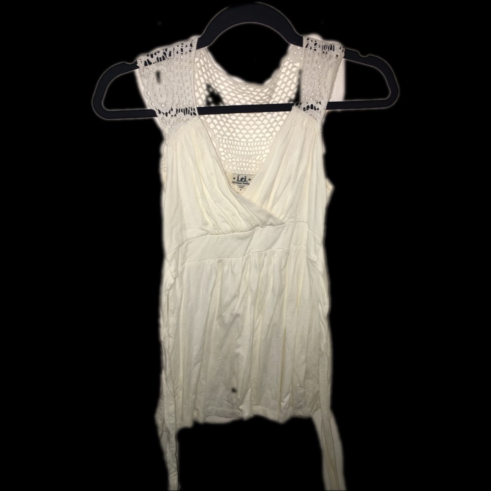 Cut out vneck with attached belt top