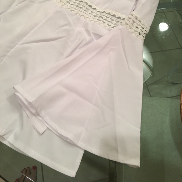 ✨LAST ONE LEFT!!! White Bell Sleeved Romper✨ - Picture 7 of 7