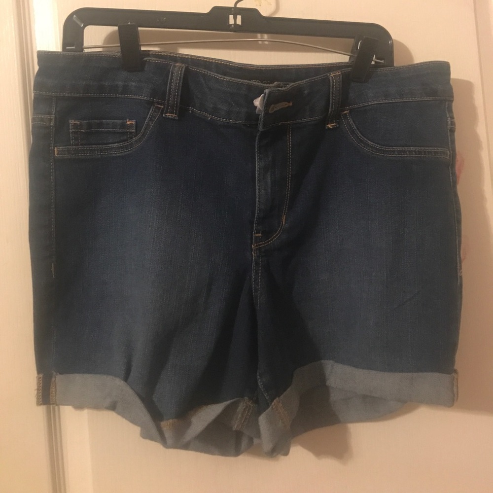 Brand new Forever 21 shorts 💙
