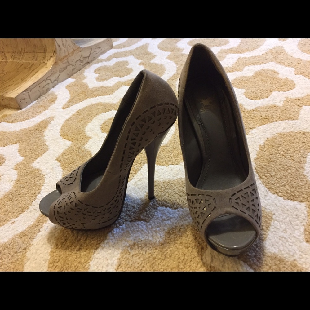 Classic Gray pumps 👠