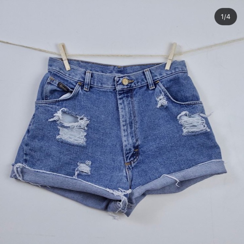 Wrangler Distressed shorts