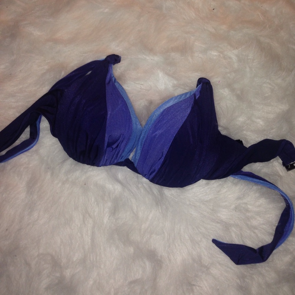 Blue bikini bathing suit top with wire. 34D