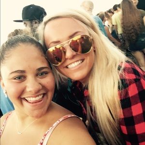 Meet your Posher, Leslie