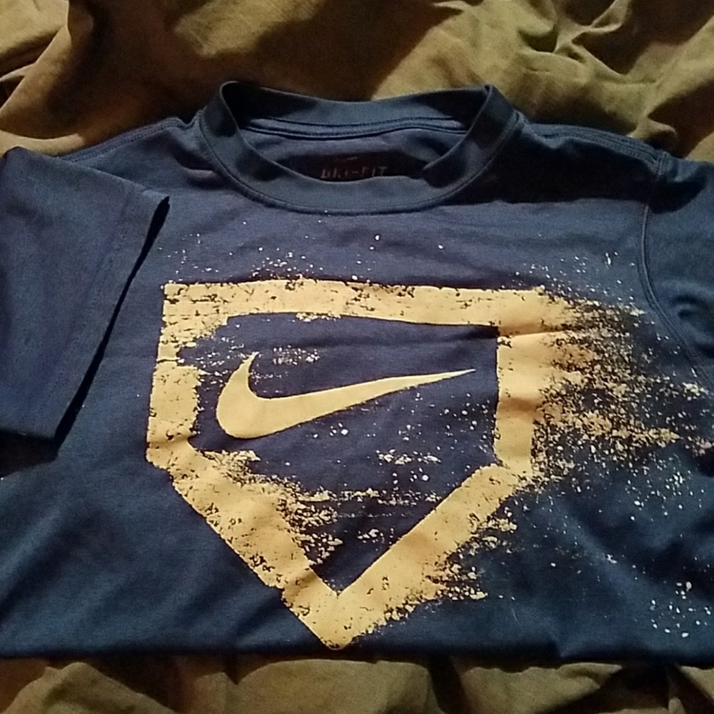 Boy's small dri-fit Nike t-shirt