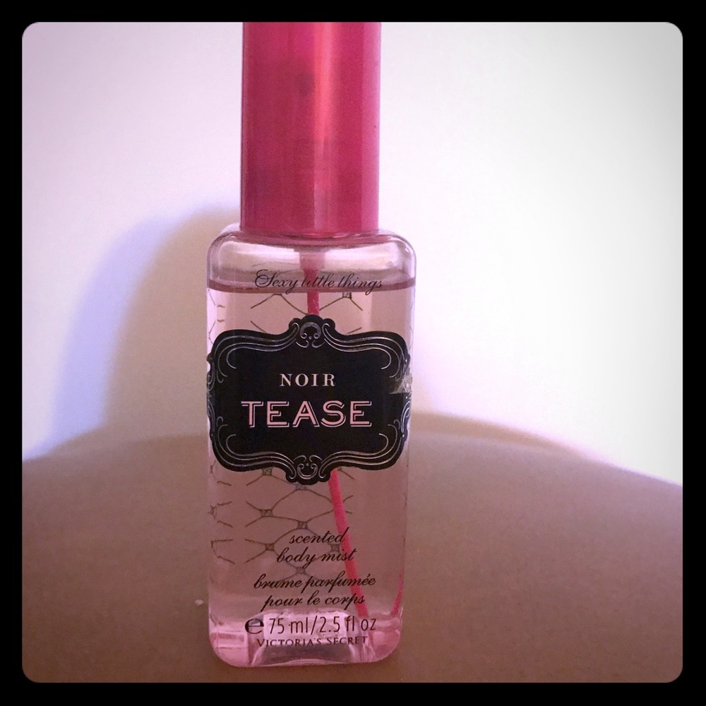 Victoria secrets tease spray