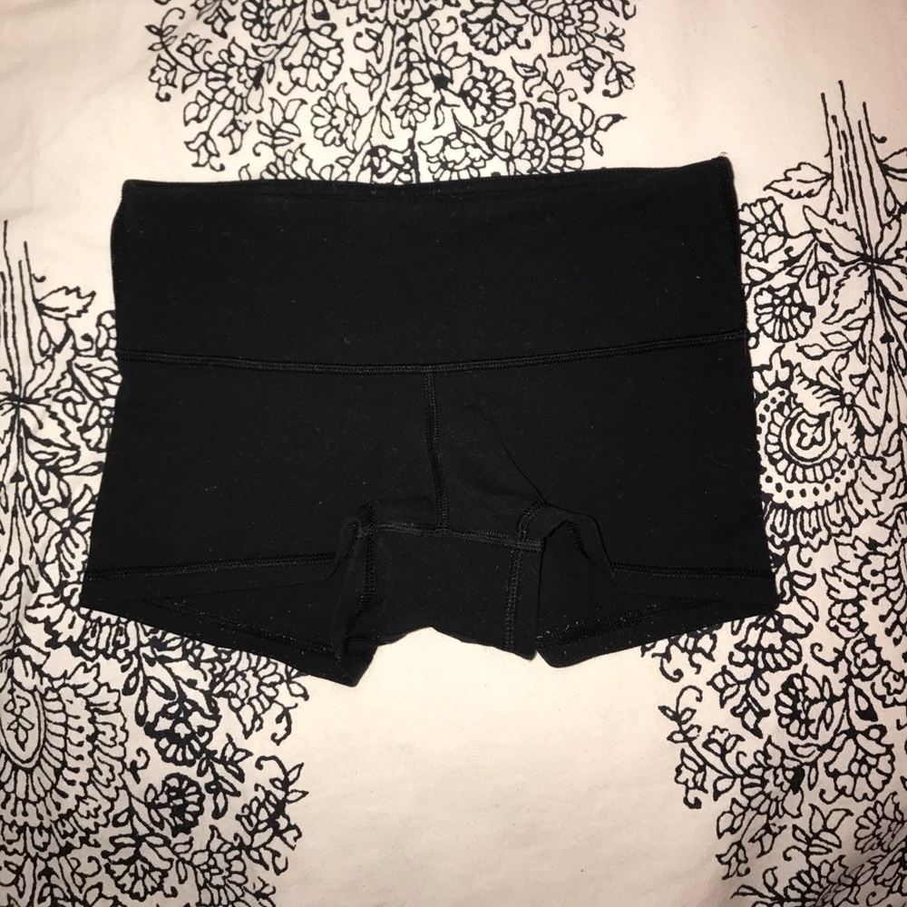 Lululemon bootie shorts