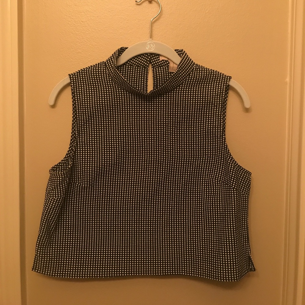 sleeveless checkered top