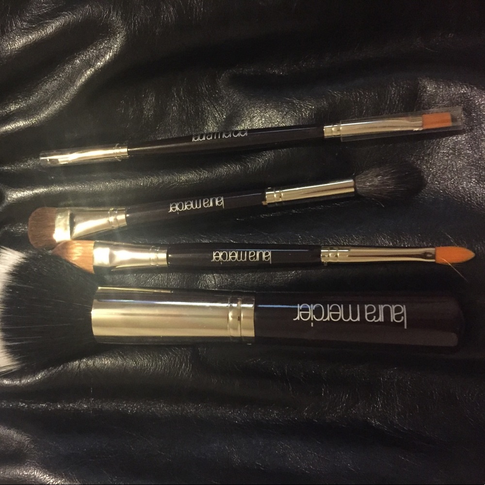 Laura mercier brushes