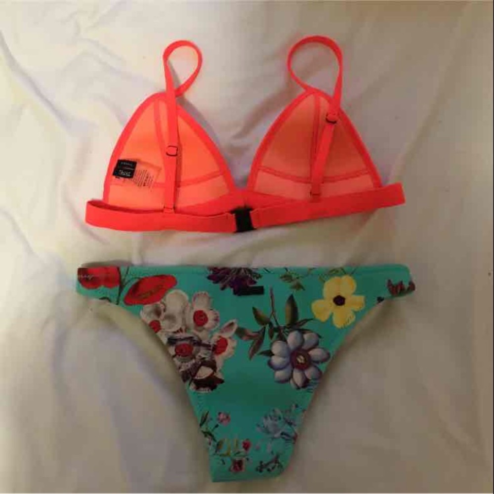 Paloma Arianca Triangl Bikini Set - Picture 3 of 4