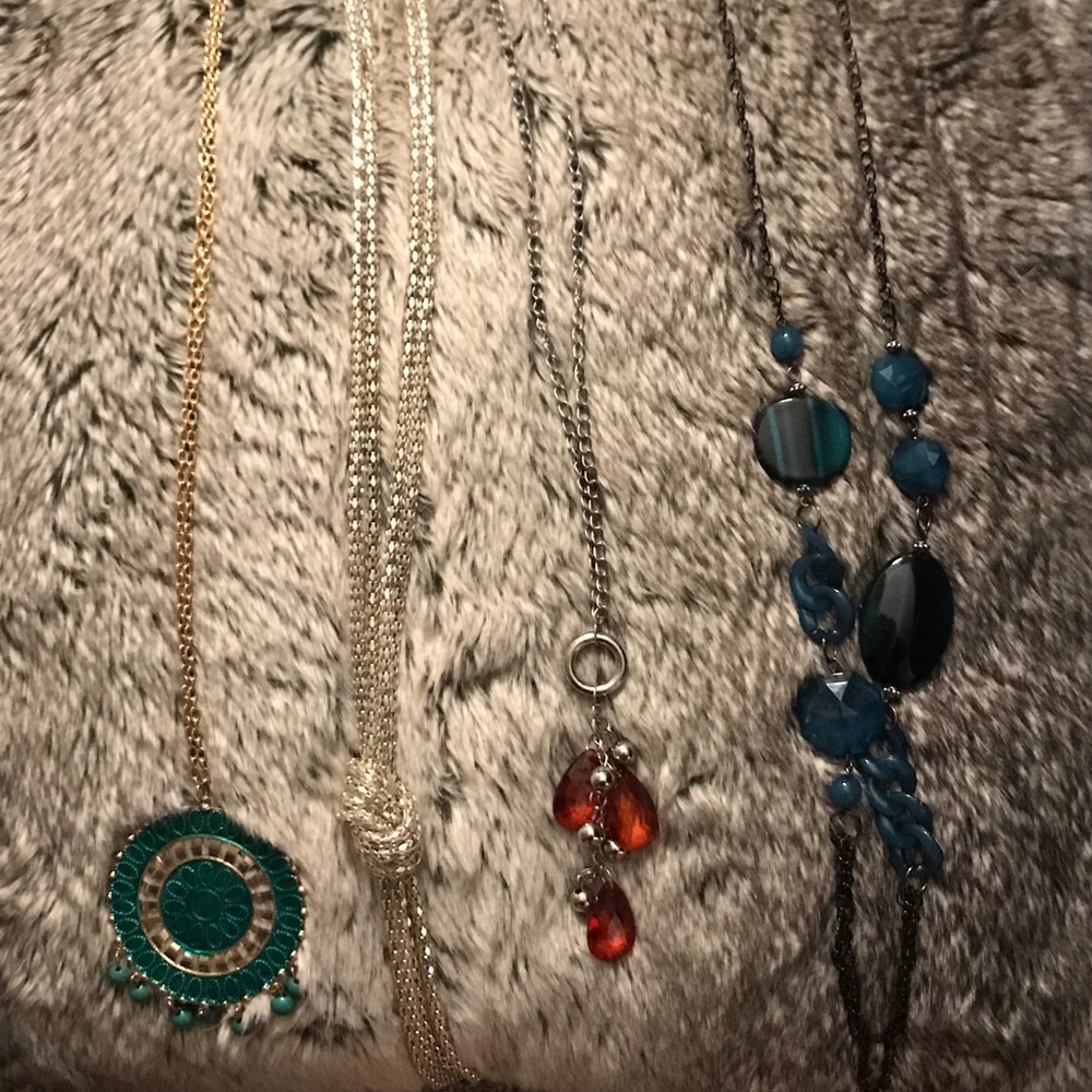 Long necklace lot
