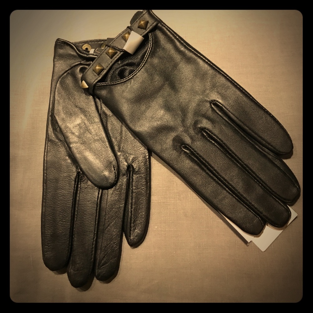 New never worn BCBG leather/brass stud gloves