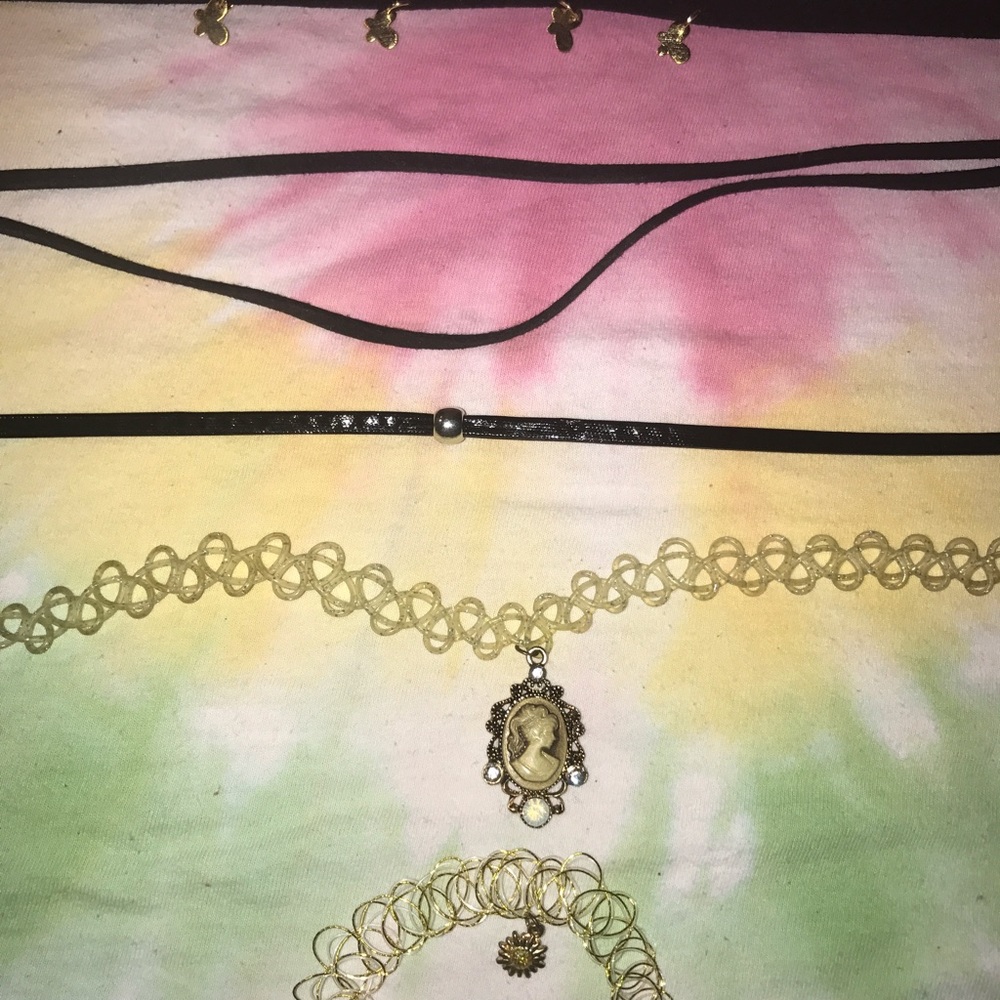 chokers - Picture 2 of 2