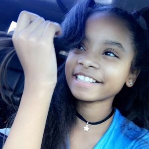 Meet your Posher, Maya