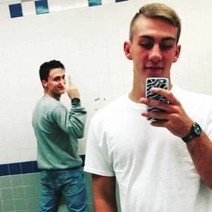 Meet your Posher, Devin