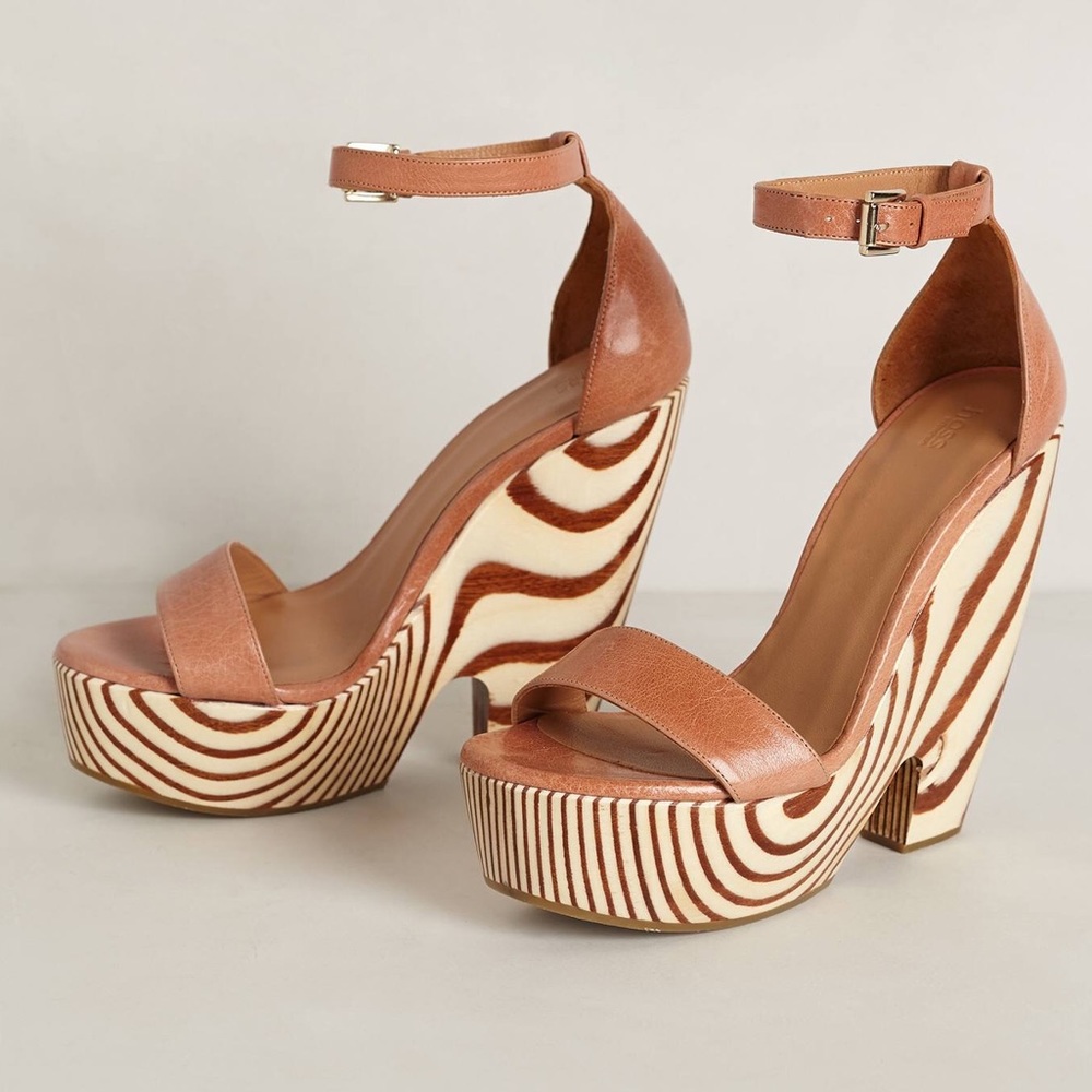 Hoss Intropia wave grain wedges