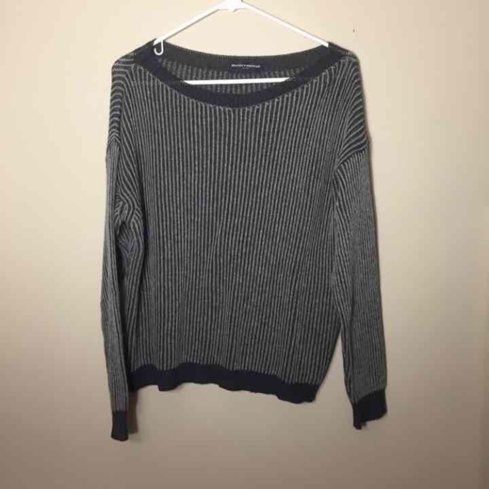 gray and black sweater